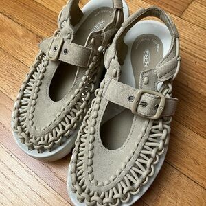 Tan W Shoes Sz 7 with Adjustable Strap